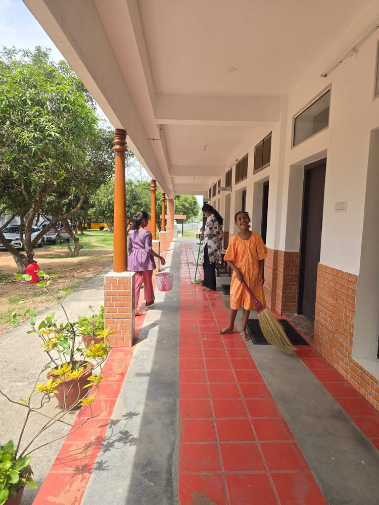Children of all ages learning together at Mango Woods School