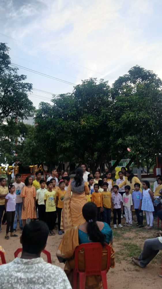 Children of all ages learning together at Mango Woods School