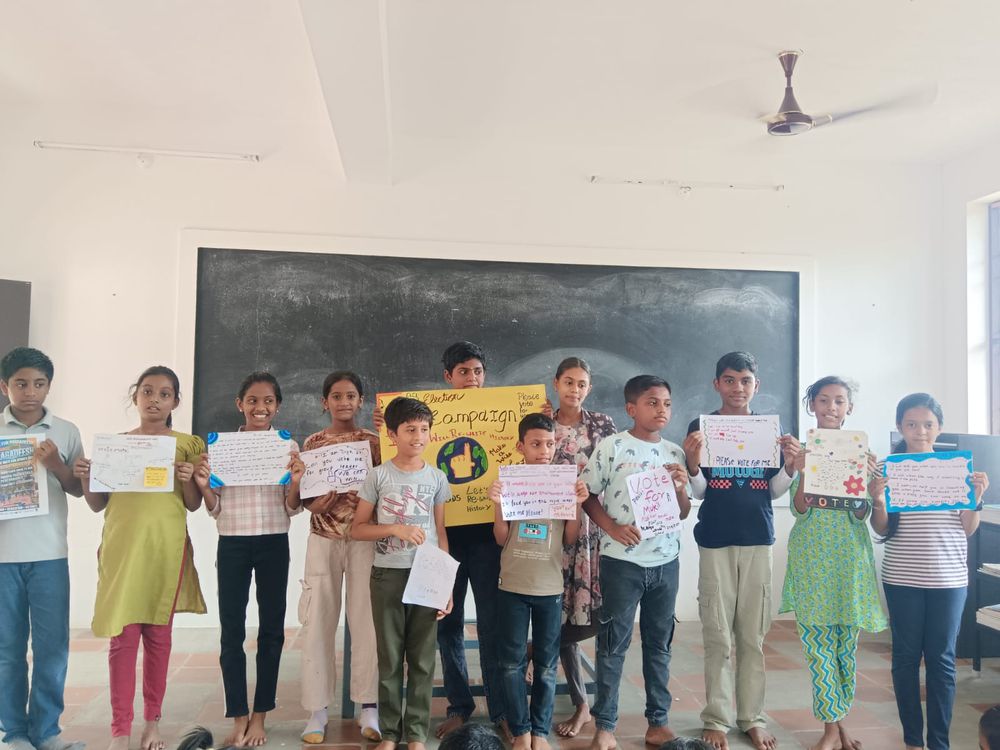 Children of all ages learning together at Mango Woods School