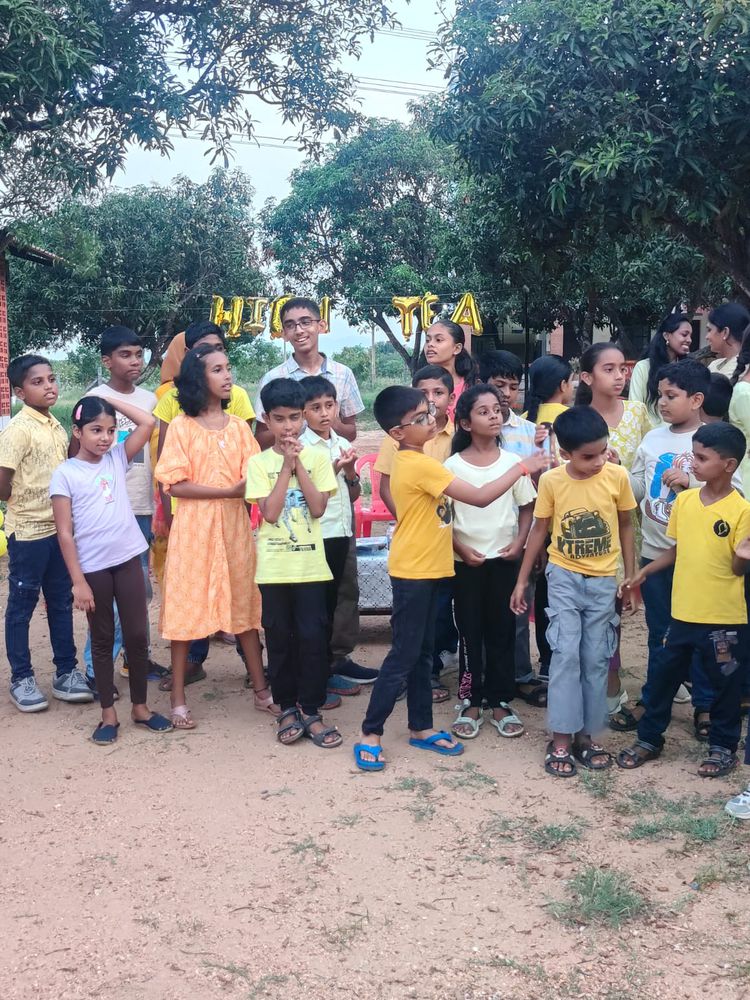 Children of all ages learning together at Mango Woods School