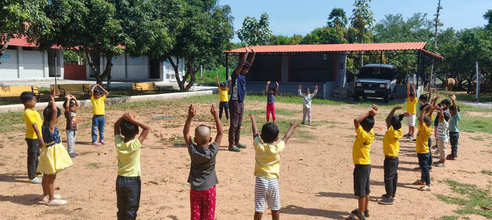 Children of all ages learning together at Mango Woods School