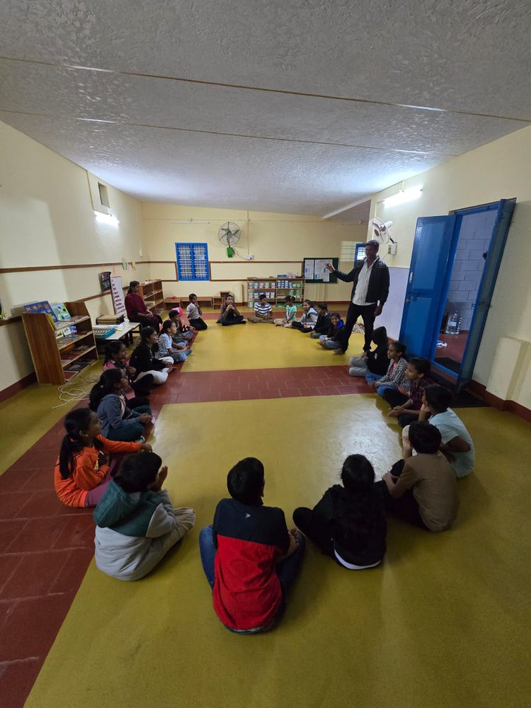 Children of all ages learning together at Mango Woods School